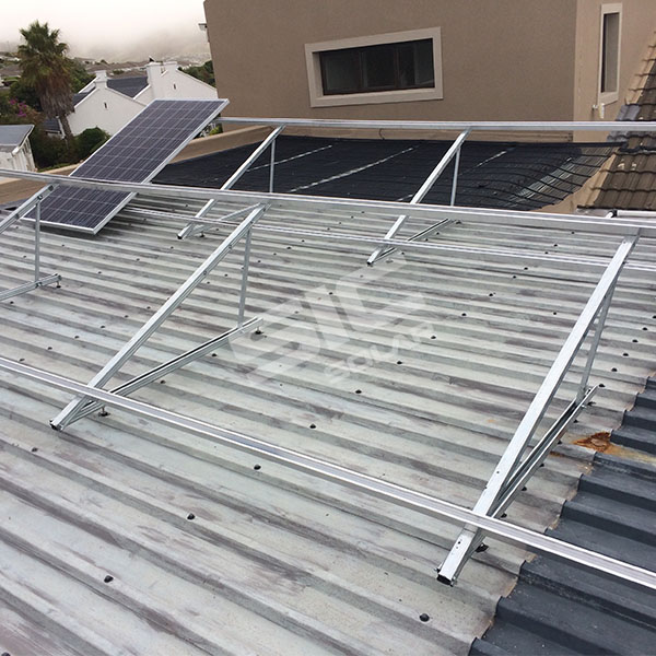 固定三角形の太陽電池パネルの屋根マウント