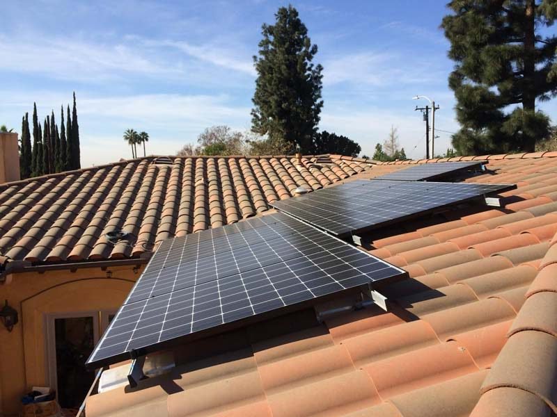 タイル屋根のための傾斜タイルの屋根の取り付けブラケットの太陽電池パネルの取り付け