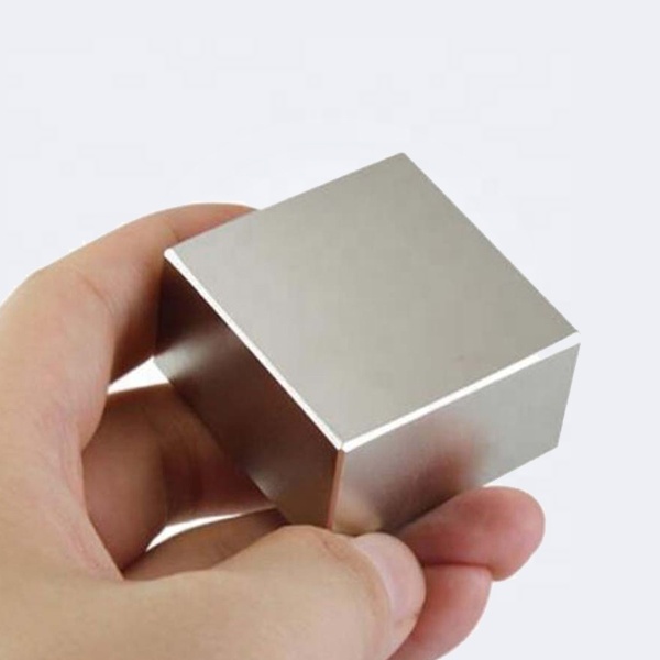 N52 ハイグレード磁気ブロック 20x6x2mm ネオジムブロック磁石